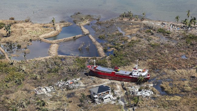 Autoridades elevan a más de 3.600 los muertos por el tifón en Filipinas