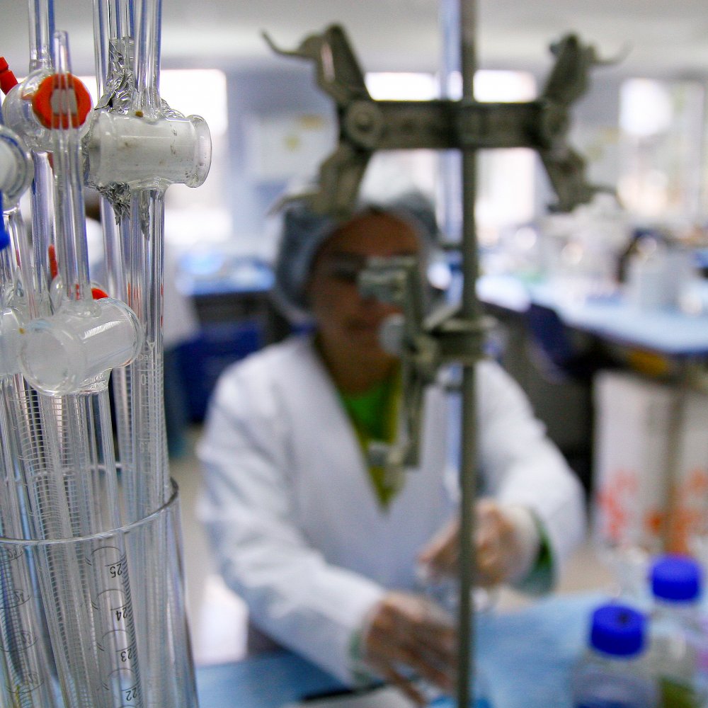 Farmacéutica chilena CFR avanza en adquisición de Adcock en Sudáfrica