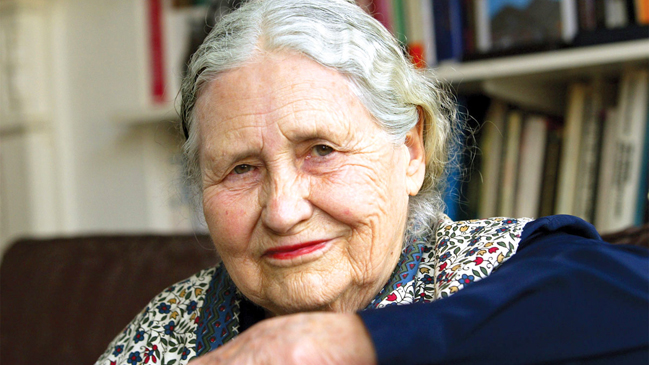 A los 94 años falleció la escritora Doris Lessing