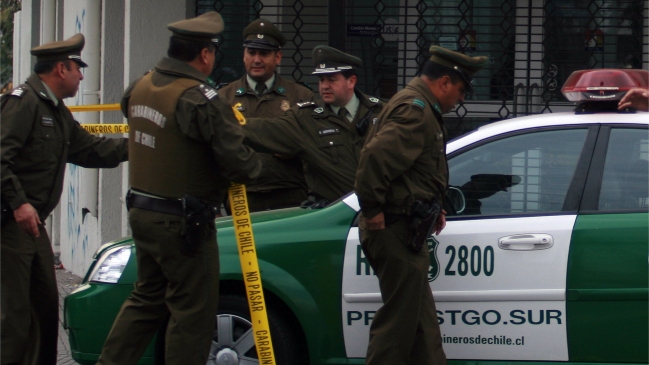 Carabineros y delincuentes protagonizaron balacera en Santiago