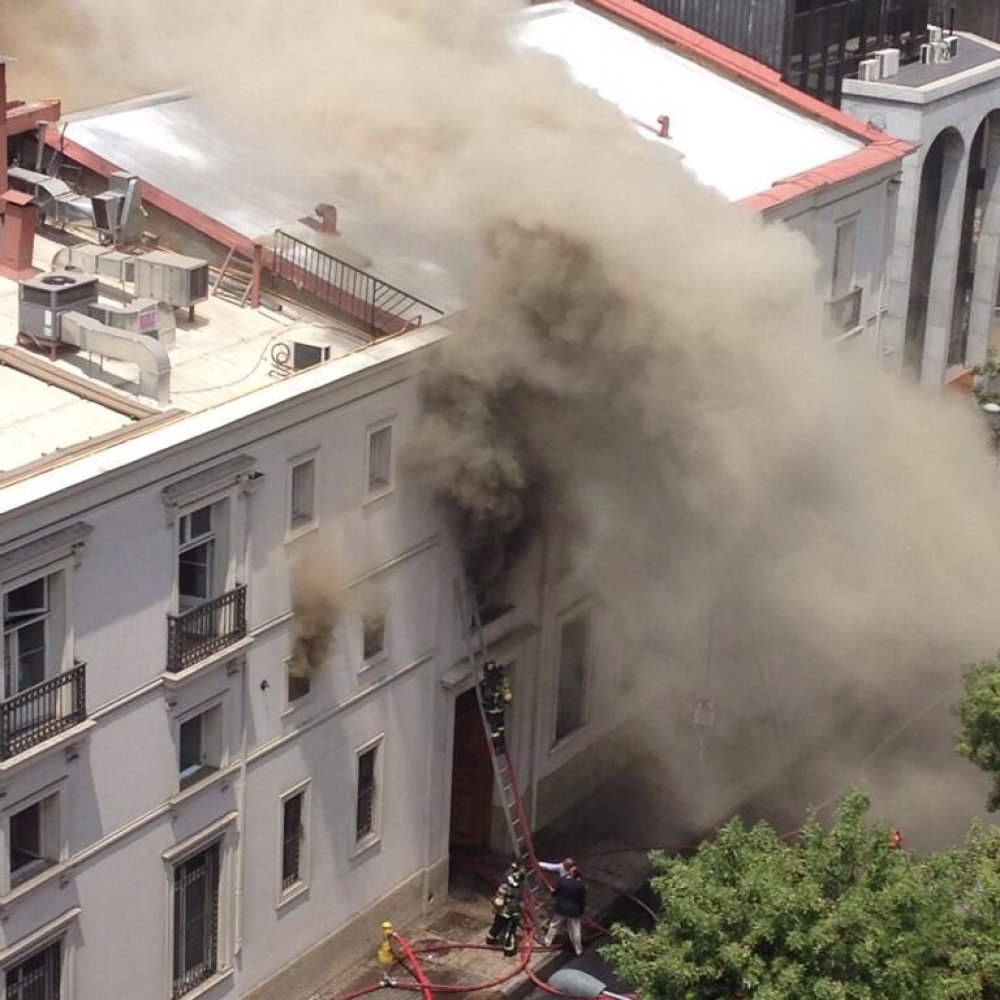 Emergencia moviliza a Bomberos en el Teatro Municipal