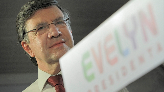 Lavín puso a disposición su cargo como jefe de campaña de Matthei