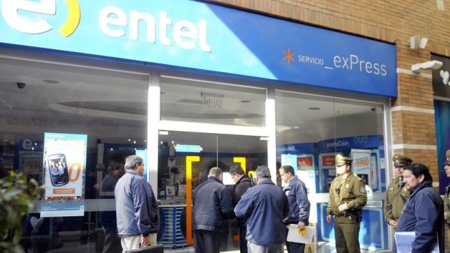 Desconocidos asaltaron una sucursal de Entel en Santiago