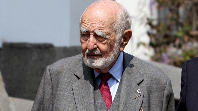 Investigador entregó documentos de la CIA que demuestran rol de Agustín Edwards en golpe