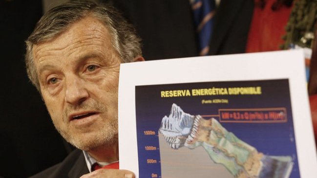 Senador Horvath se reunirá este viernes con Evelyn Matthei