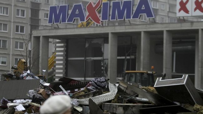 Derrumbe de un centro comercial en Letonia dejó al menos 45 muertos