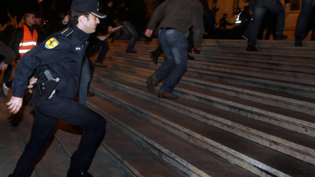 Policía mató a sujeto que se atrincheró en bar y asesinó a dos personas