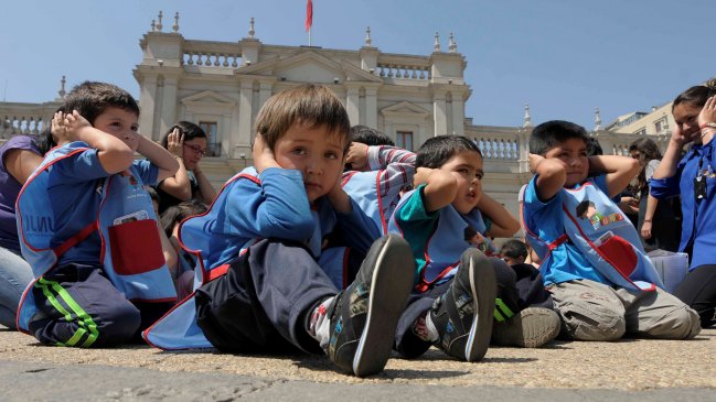 Simulacro de terremoto para un millón y medio de estudiantes en la Región Metropolitana