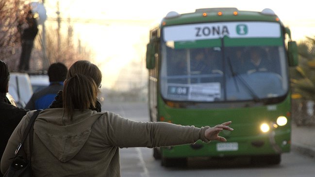 Trabajadores bloquearon terminal del Transantiago en Maipú