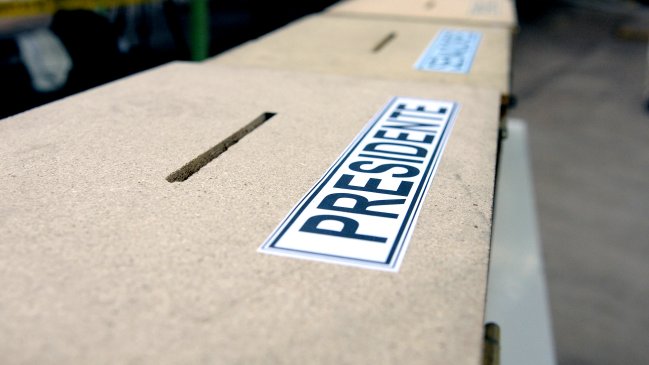 Notario cuestionado negó haber autorizado 37 mil firmas para Parisi