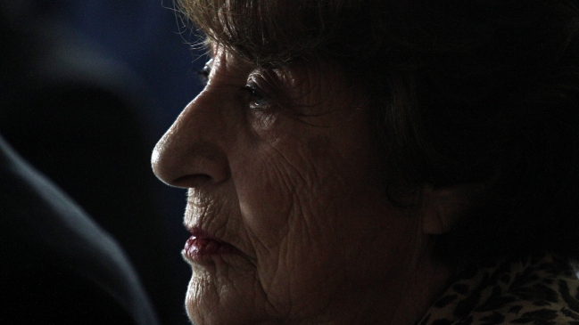 Madre de Bachelet, en encuentro de exiliados chilenos en embajada de Alemania