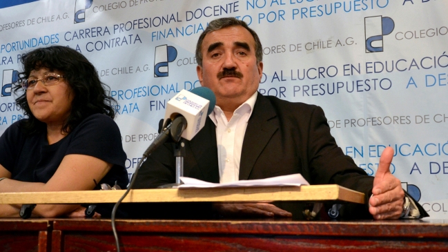 Jaime Gajardo lidera nueva votación para presidente del Colegio de Profesores