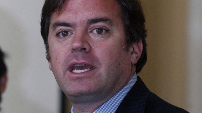 Walker: Andrade también fue un llanero solitario cuando votó con la derecha