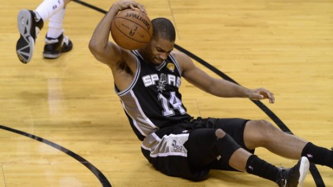 Houston Rockets acabó con el invicto de local de San Antonio Spurs