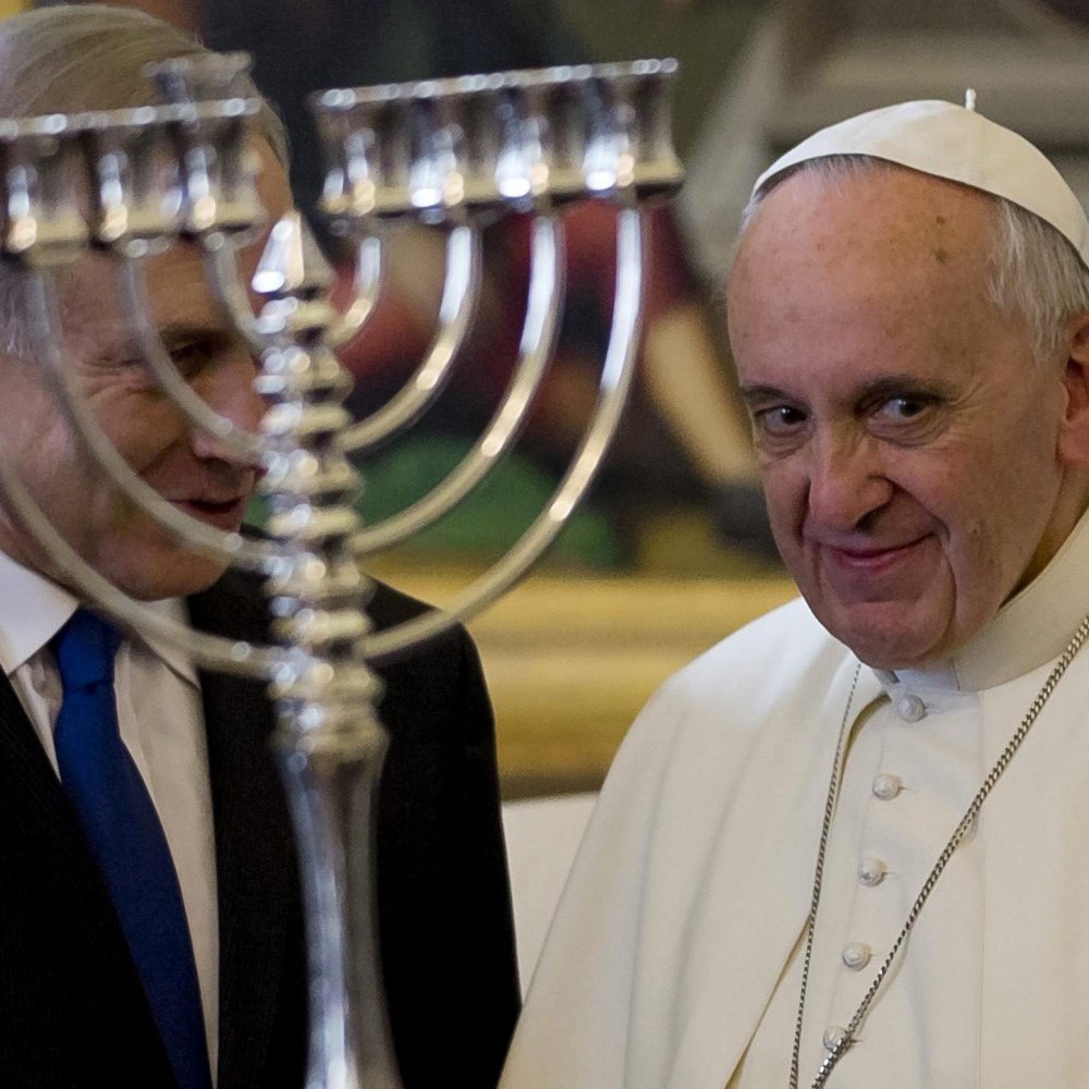 Netanyahu le regaló al Papa libro sobre la Inquisición en España