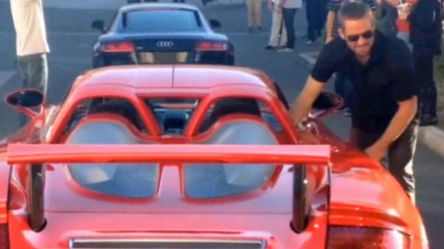 Fotos El Momento En Que Paul Walker Subi Al Porsche En Que Muri   Foto 0000001420131202085437 