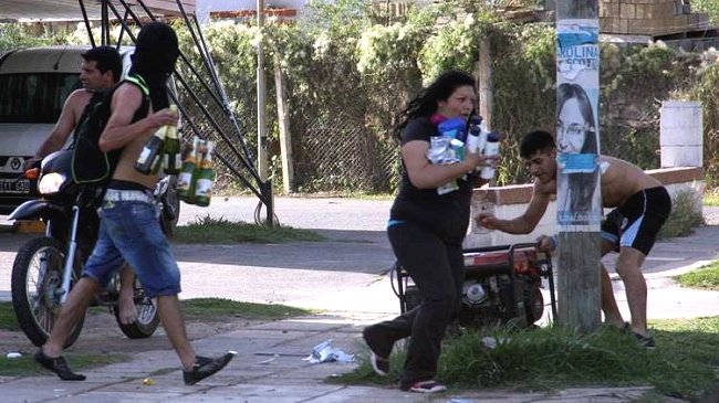 Huelga de policías deriva en saqueos y caos en Córdoba