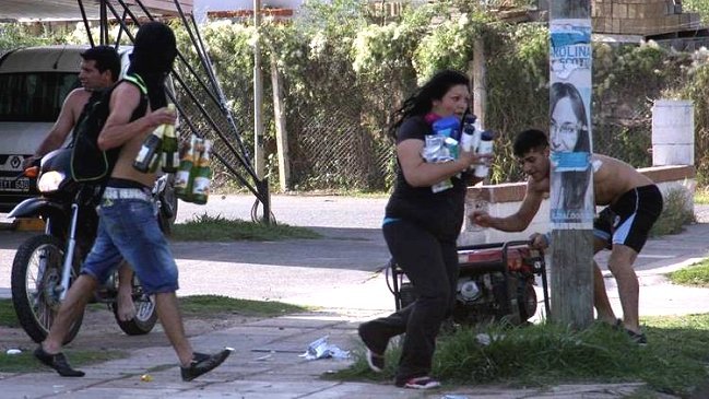 Huelga de policías deriva en saqueos y caos en Córdoba