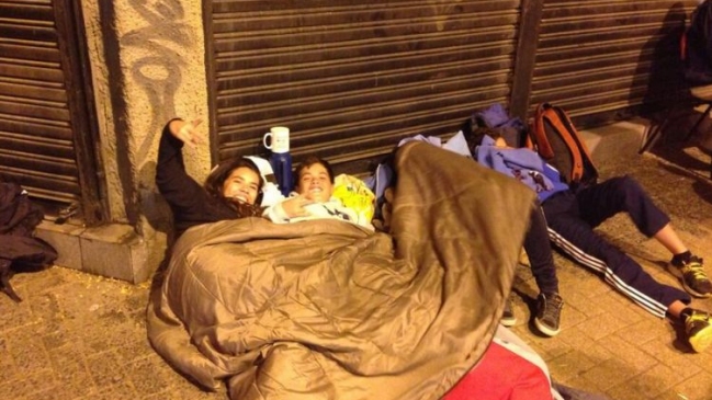 Hinchas de O'Higgins acamparon para obtener entradas para duelo ante Rangers