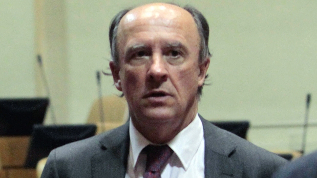 Larroulet insistió en críticas a Bachelet: Su programa no ayuda al empleo