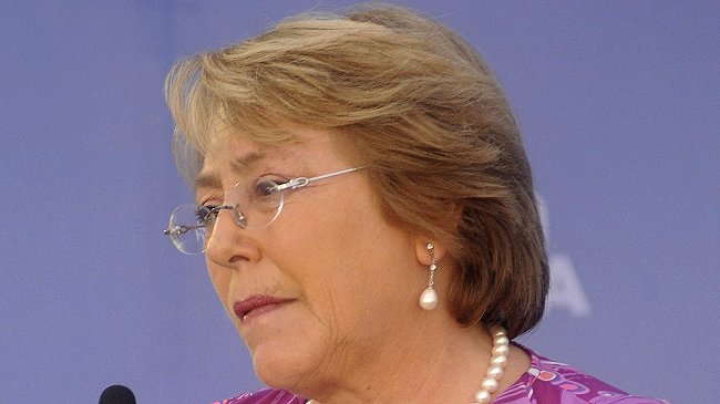 Comando de Bachelet recibió con 