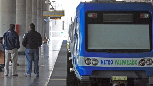 Metro Valparaíso inició campaña de buenos hábitos al interior de trenes