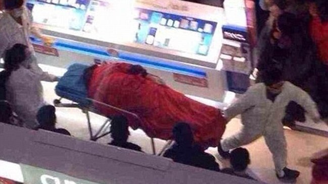 Hombre se suicidó tras cinco horas de compras junto a su novia en un mall