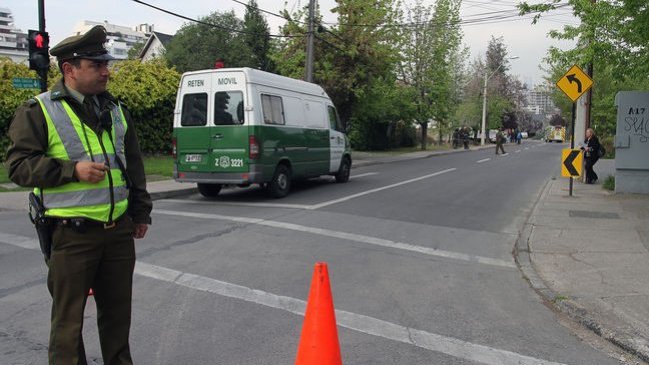 Hombre encontró muerta a su esposa en el patio de su casa en Vitacura