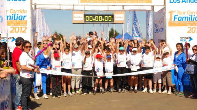 Más de 10 mil deportistas se reúnen en Corrida Caja Los Andes