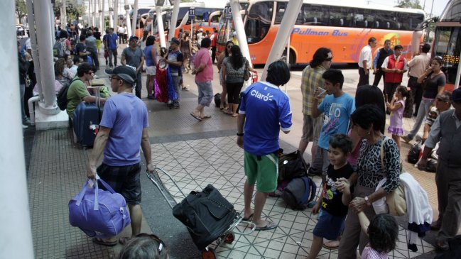 Santiaguinos abandonan la capital para celebrar las fiestas de fin de año