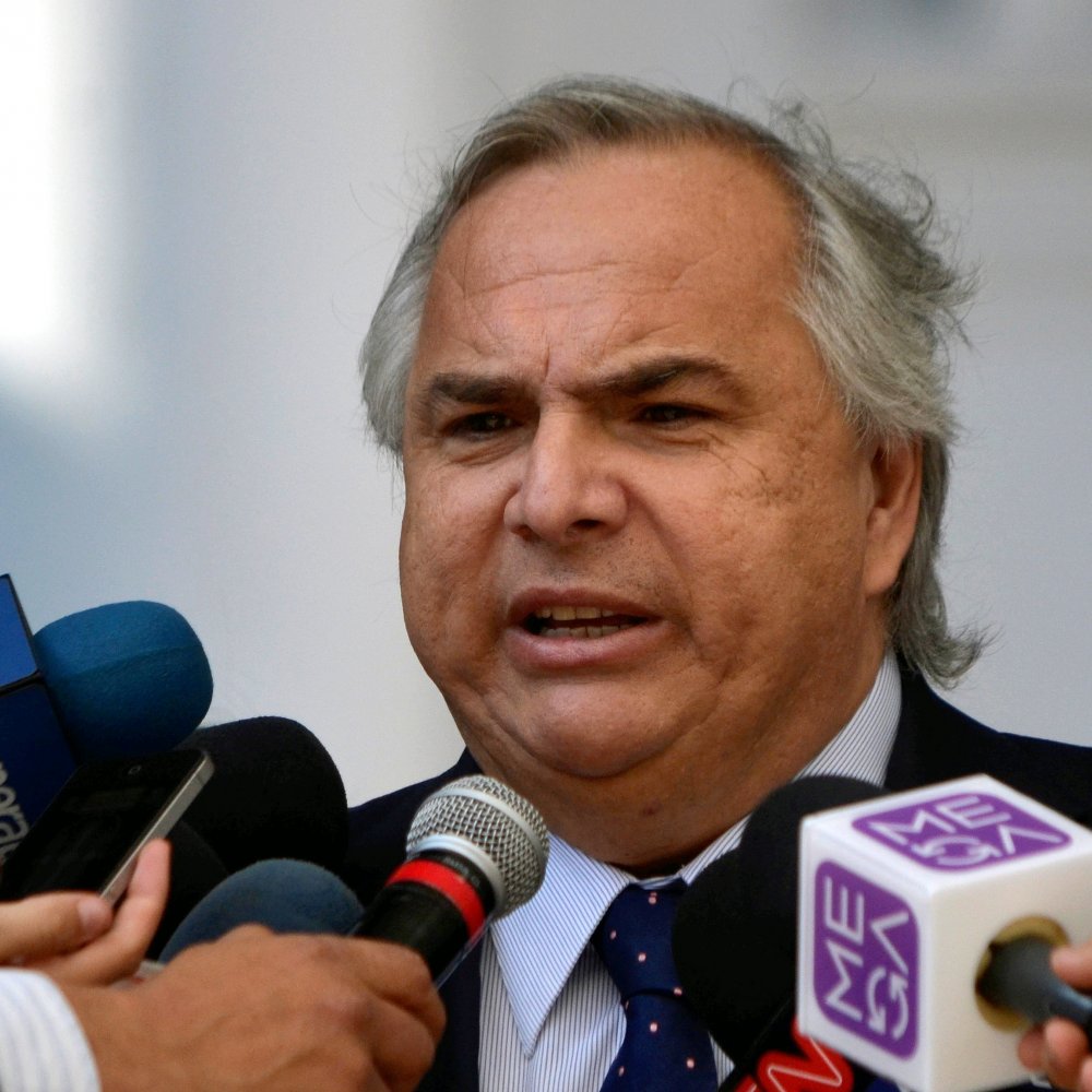 Ministro Chadwick: Allamand solo intenta causarle daño a Piñera