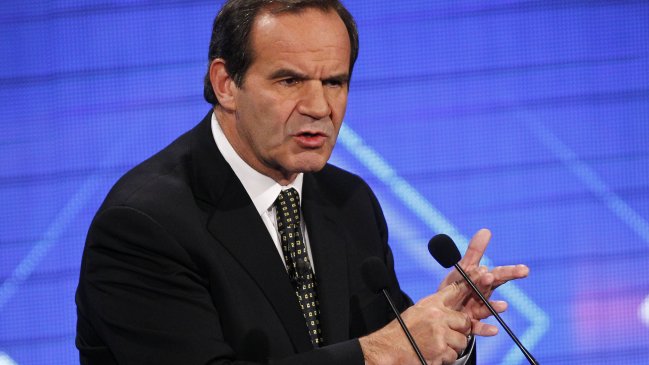 Allamand vuelve a la carga y pide revisar 