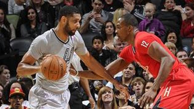 Houston Rockets se quedó con el duelo texano ante San Antonio Spurs