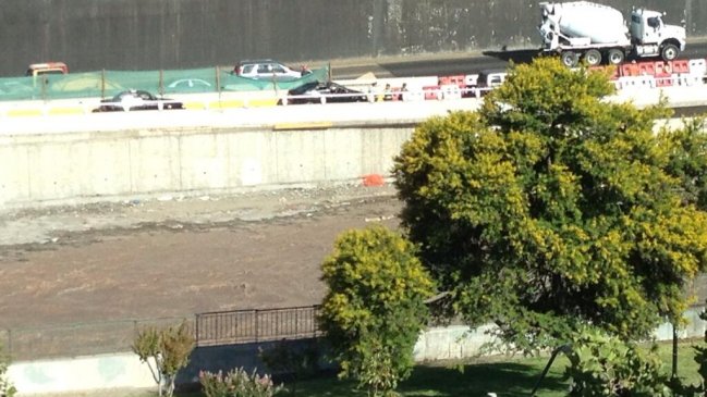 Cadáver de hombre fue hallado en el río Mapocho