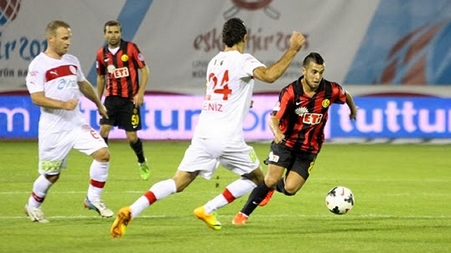 Cristóbal Jorquera estuvo presente en dura derrota de Eskisehirspor