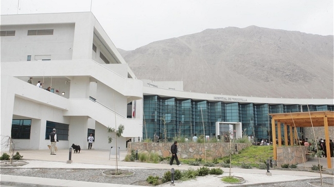 Contraloría: Hospitales pueden contratar a especialistas extranjeros sin examen médico