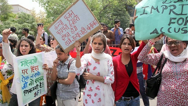 Murió joven que se quemó a lo bonzo tras doble violación grupal en India