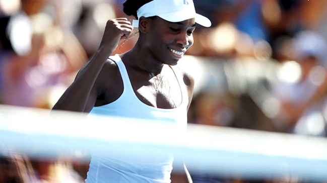 Ivanovic y Venus Williams avanzaron en Auckland