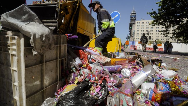 Municipalidad de Santiago: Entel asume la responsabilidad en problemas de aseo