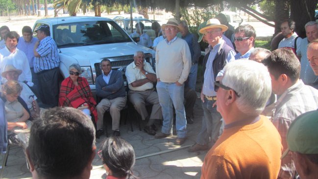 Regantes del Maule amenazan con tomas de caminos y corte de rutas