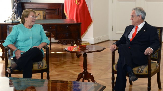 Piñera y Bachelet se reúnen sin asesores por fallo de La Haya