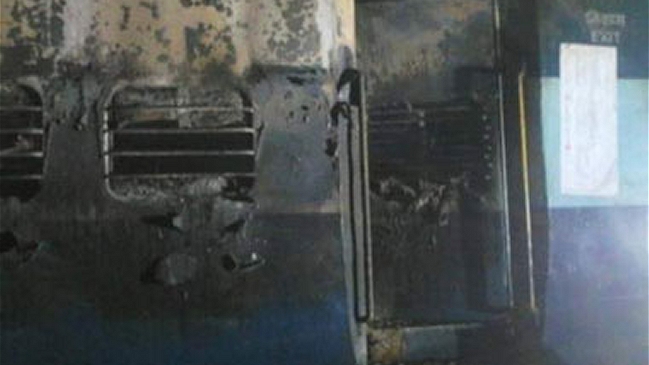 Incendio en un tren dejó al menos nueve muertos en India
