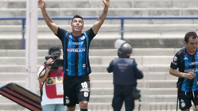 Presidente de Querétaro: Dos rivales directos de Colo Colo sondean a Paredes