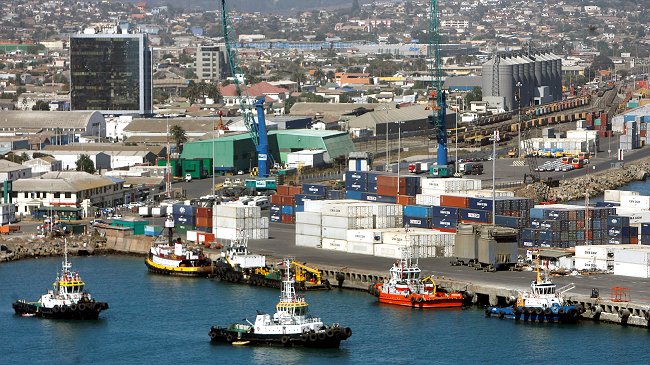 San Antonio tensiona diálogo para el término del paro portuario