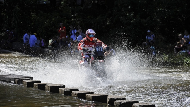 Jeremías Israel terminó décimo en las motos y se convirtió en el mejor chileno en el Dakar