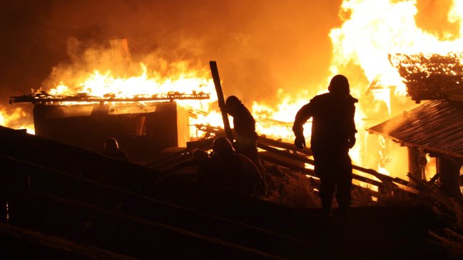 Incendio arrasa con milenario pueblo tibetano de Shangri-la