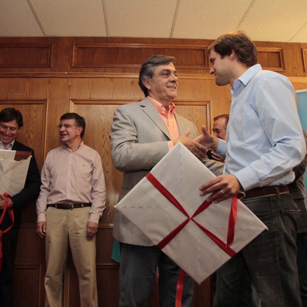 Longueira a jóvenes de la Alianza: 