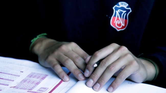 Alumnos del Instituto Nacional piden que los hagan repetir curso