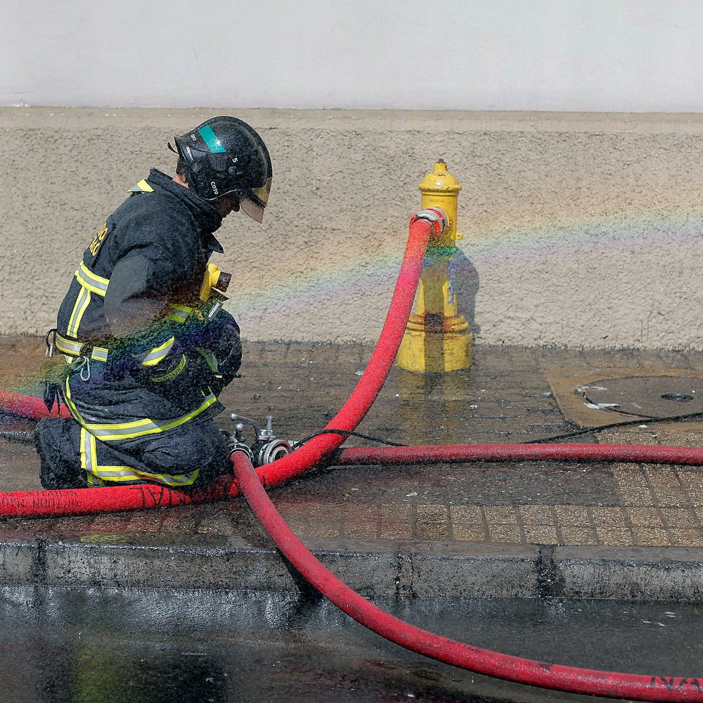 Bomberos metropolitanos tendrán nuevos carros y trajes