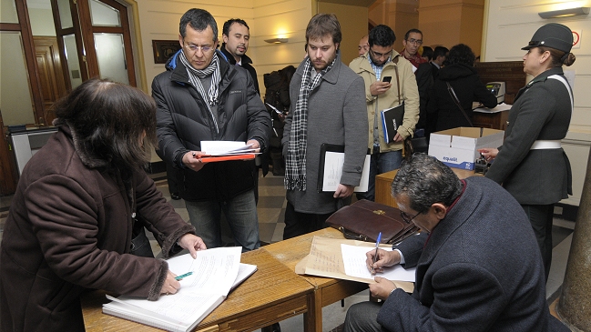 Recursos judiciales contra alza de planes en isapres se triplicaron en 2013